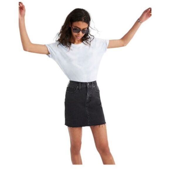 Madewell Stretch Denim Straight Mini Skirt in Ashcraft Wash: Raw-Hemmed edition - Picture 2 of 9